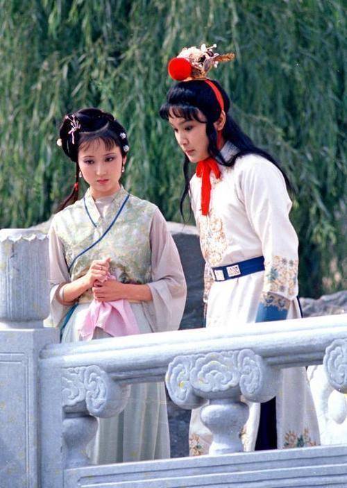 林黛玉说了句真心话,西仁却视善良为驴肝肺,视黛玉为仇人