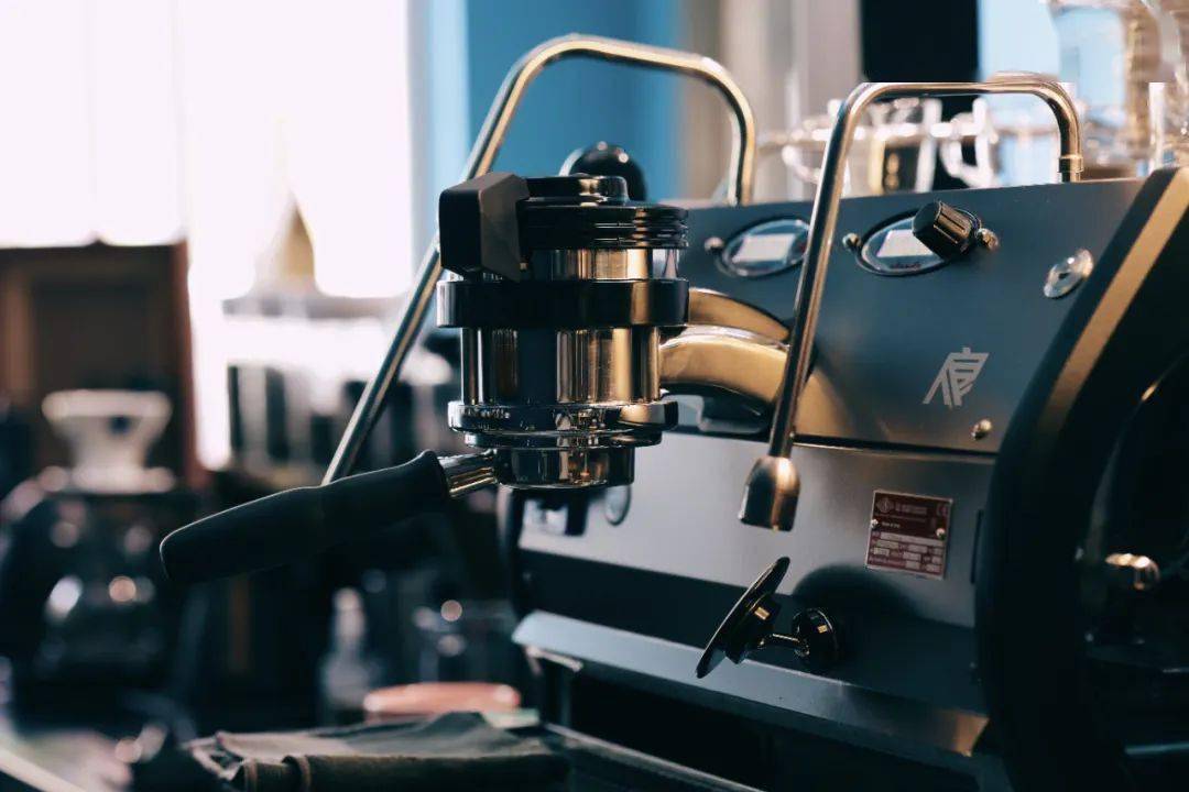 dm71-mazzer186c(意式),fiorenzatof83e-ssp(意式)咖啡机:lamarzocco