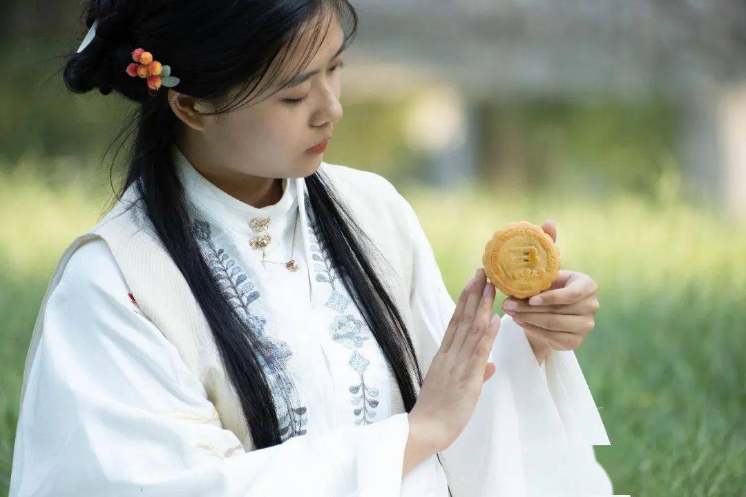 月饼_张依晨_守护