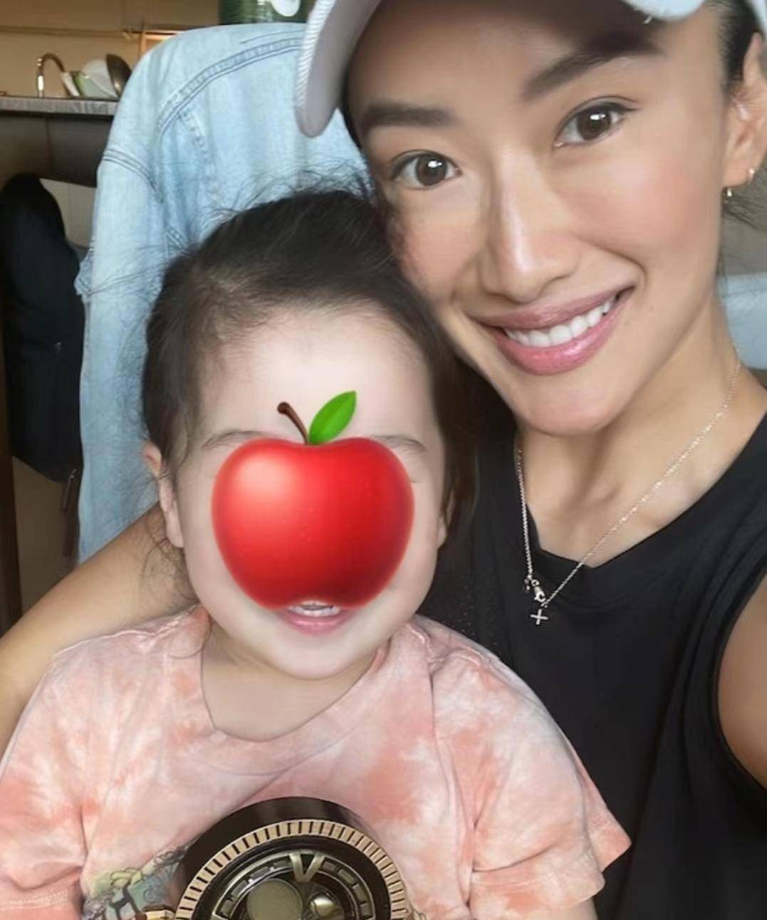 谢霆锋胞妹错手晒出3岁女儿照片,正宗华人样无混血感_谢婷婷_外界