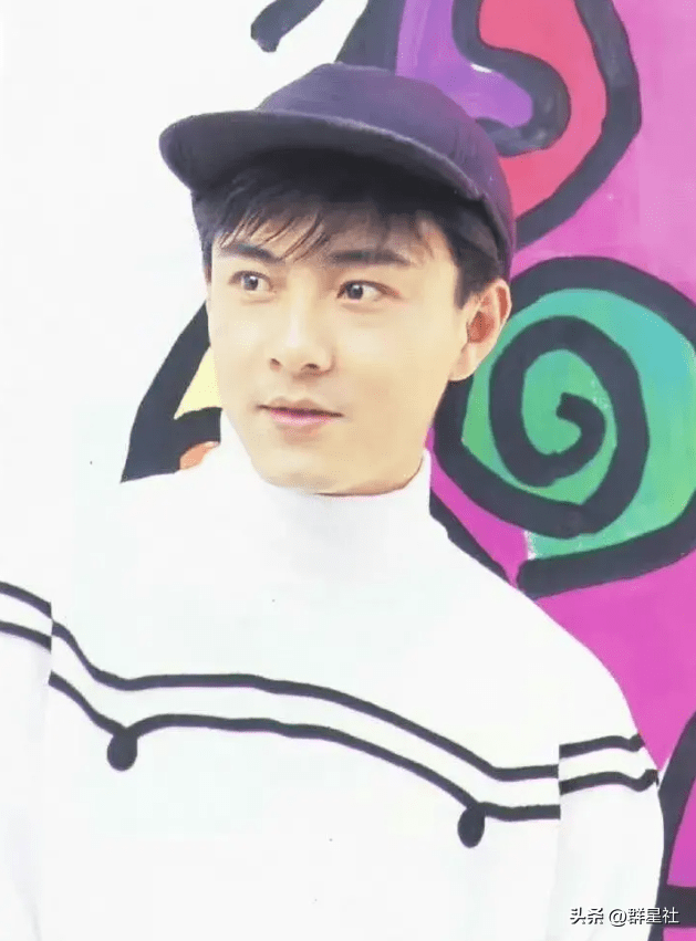 张茜:嫁给张卫健穿二手婚纱,7年办三次婚礼为爱正名,丁克23年_影视剧