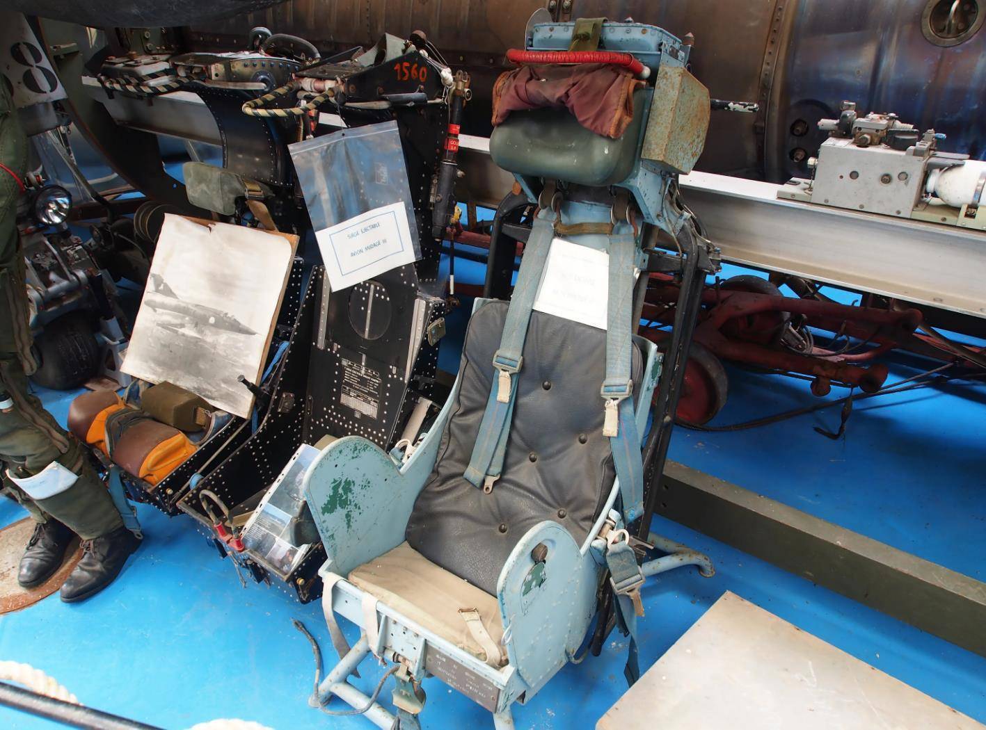 战机弹射座椅,具有保命关键作用,这些知识你需要知道!_装置_飞行_进行