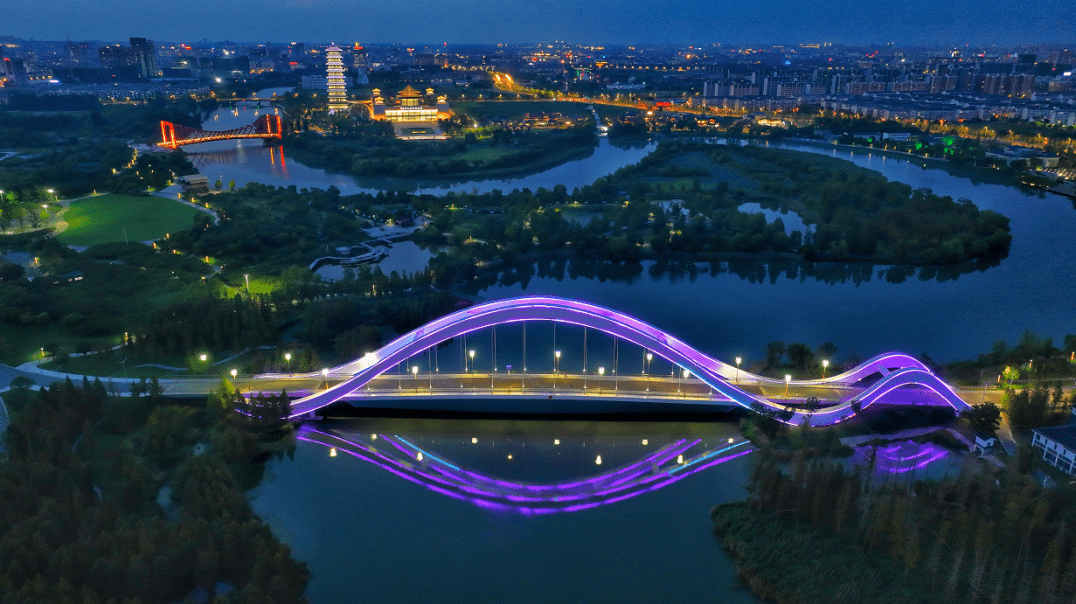 蜀岡西峰生態公園:夜間的公園,人不多,非常寧靜,帶家人一道,繞公園