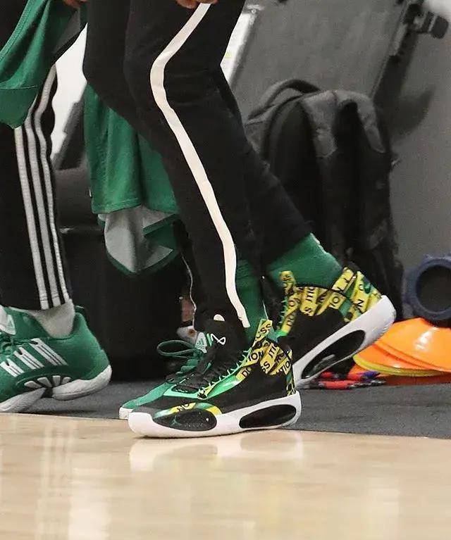 球员上脚:詹姆斯和周杰伦联名款,cba球员致敬卡特_nike_jordan_球鞋