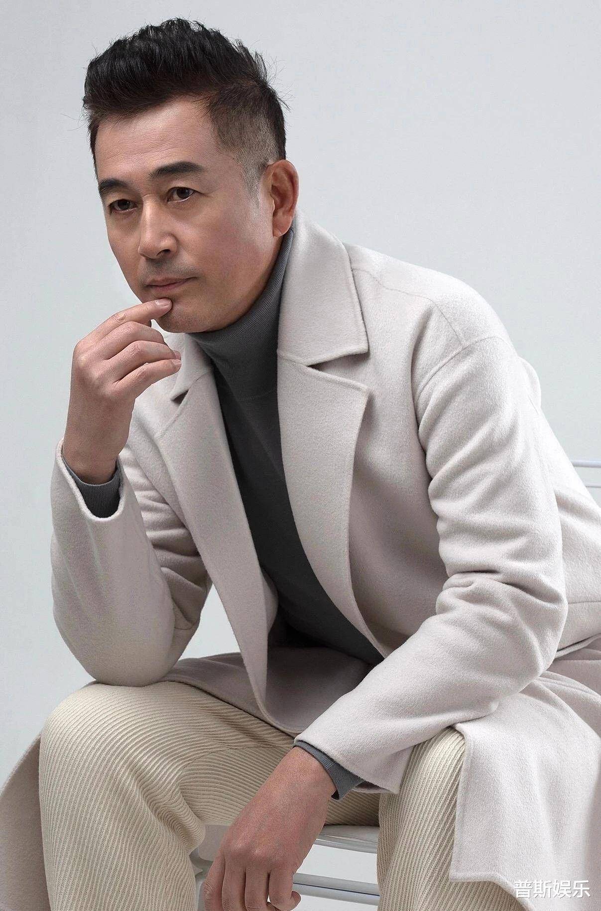 老戏骨王志飞:聋哑父母先后离他而去,娶小14岁娇妻背后有遗憾