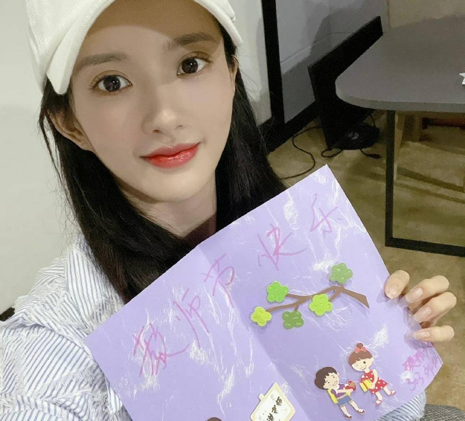 用心度满分 硬糖少女成员diy贺卡为老师们送祝福_成长_陈卓璇_希林