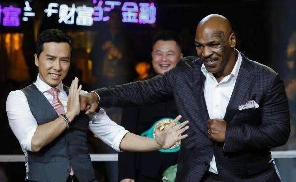 拳王泰森已经54岁了,你觉得后者能赢吗?_龙的_什么_李景亮