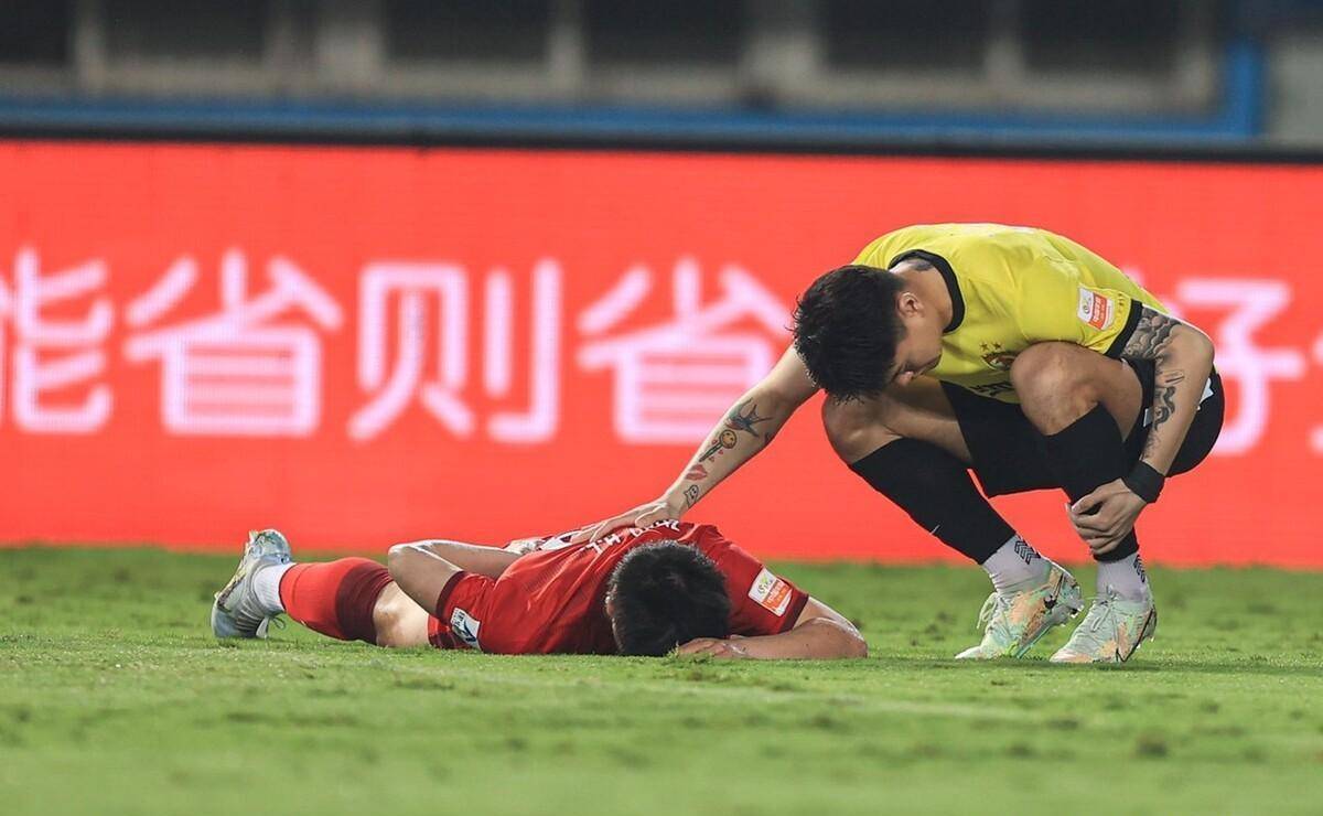 代言"少林足球",日网友8个字点评_赵宏略_严重犯规_球员