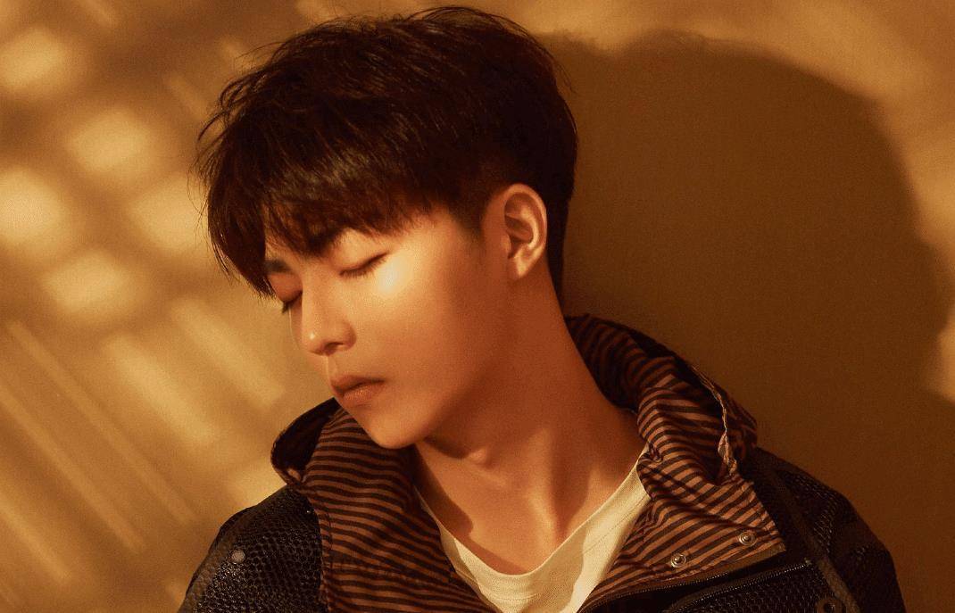 陈立农家境一般,从小和父亲在夜市打工,磨练了坚强有担当的性格_实力