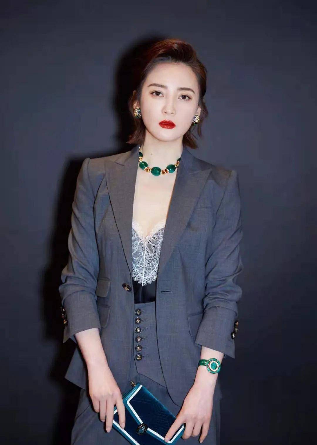 45岁蒋勤勤吐槽颜值设定:不要再说我美了!