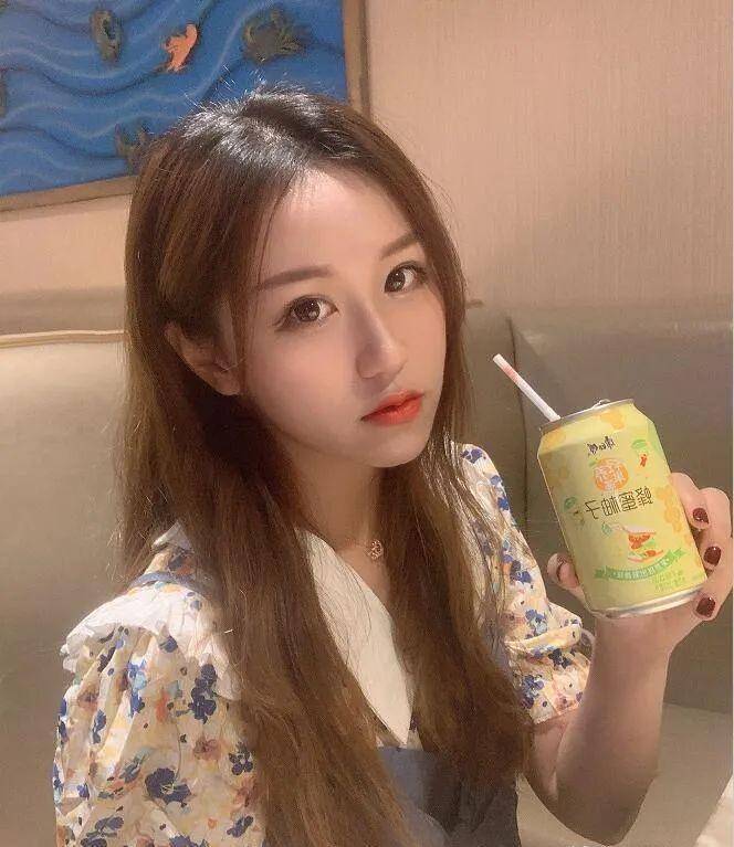 女解说suki颜值"翻车",和生活照反差大,油光满面没女神样_网友_职业