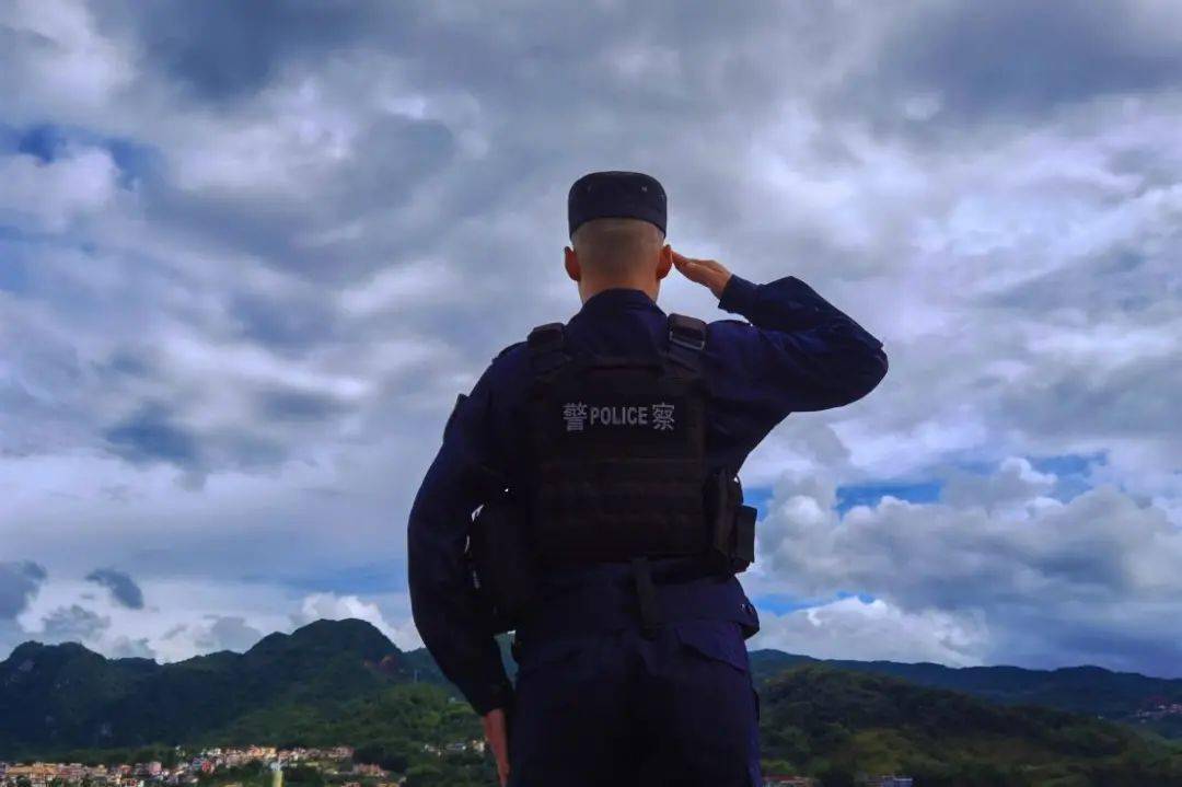 这些背影里,藏着禁毒民警的秘密_毒品_毒贩_恐吓威胁