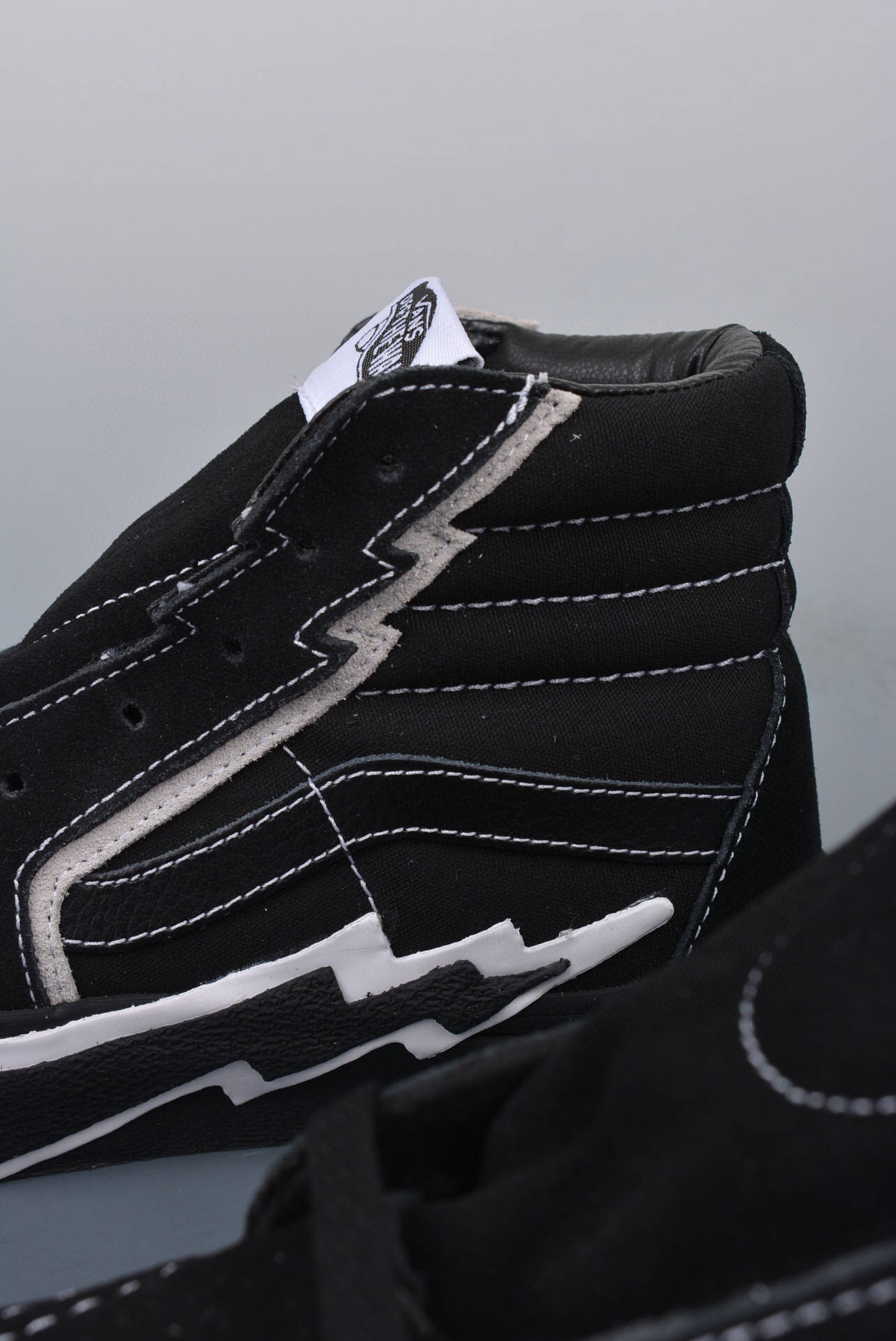 万斯vans sk8-hi bolt 闪电标黑武士高帮翻毛皮帆布鞋_黑色_鞋底_全黑