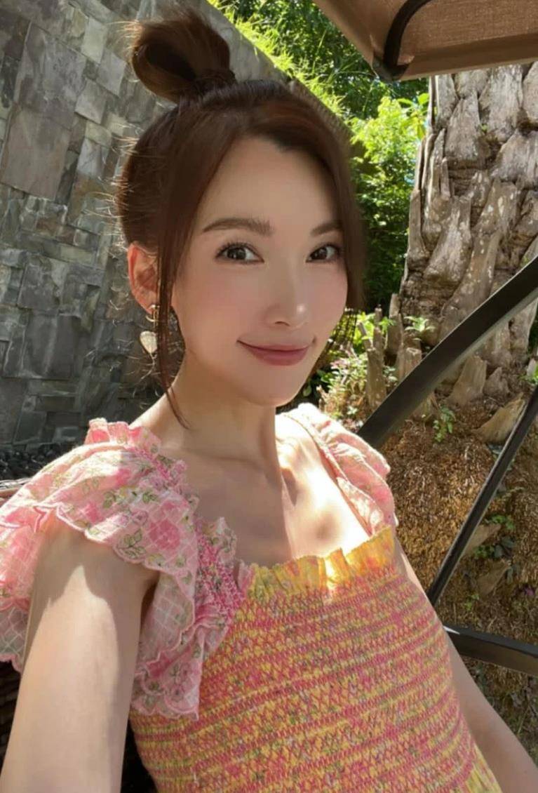 (照片/陈若仪ig)妻子陈若仪12日也晒出一系列日常生活照.