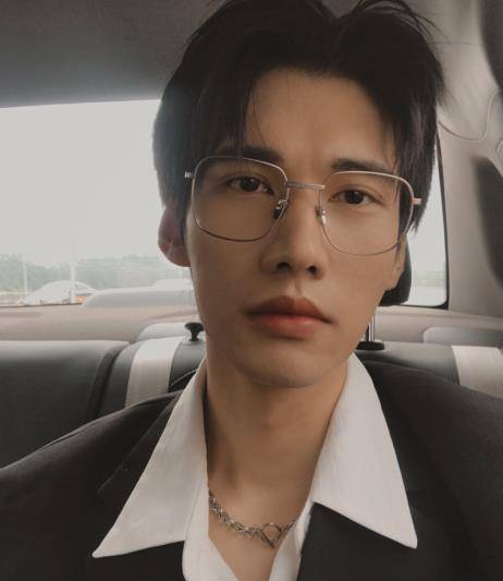 葛优是一位名副其实的实力派演员,国民度不必多说,陈瑞丰是葛优的外甥