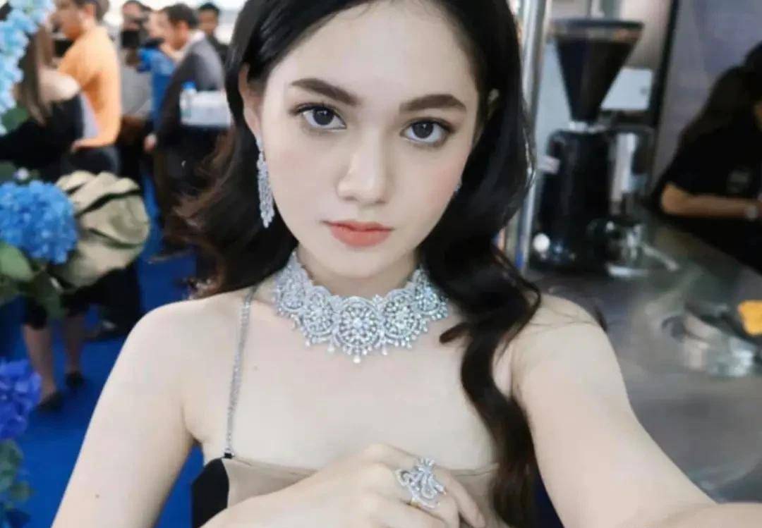 柬埔寨5大混血女星,个个颜值与身材俱佳_梅莉亚_混血儿_演技