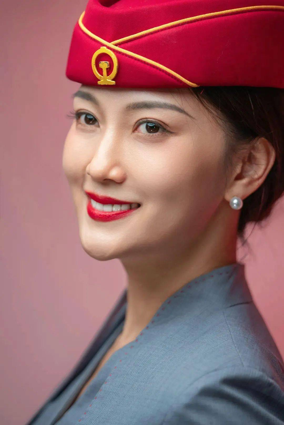 广西动姐制服图鉴,你最喜欢哪套?_壮锦_套装_紫红色