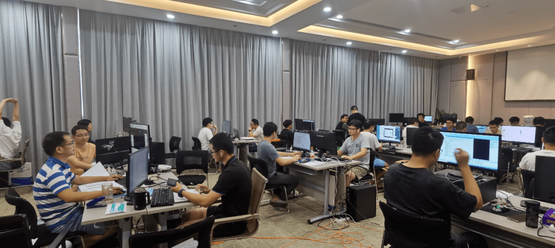 本次施工图集中设计,交规院大桥勘察设计院选派了15名党员技术骨干