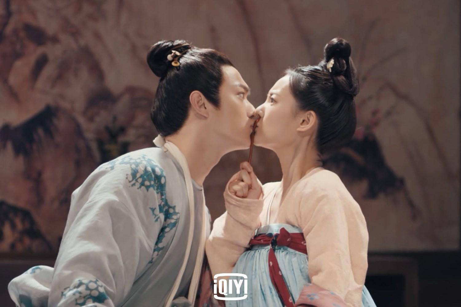 许凯新古装剧《骊歌行》要观众「别在意我身材」_李一桐_演出_勺子