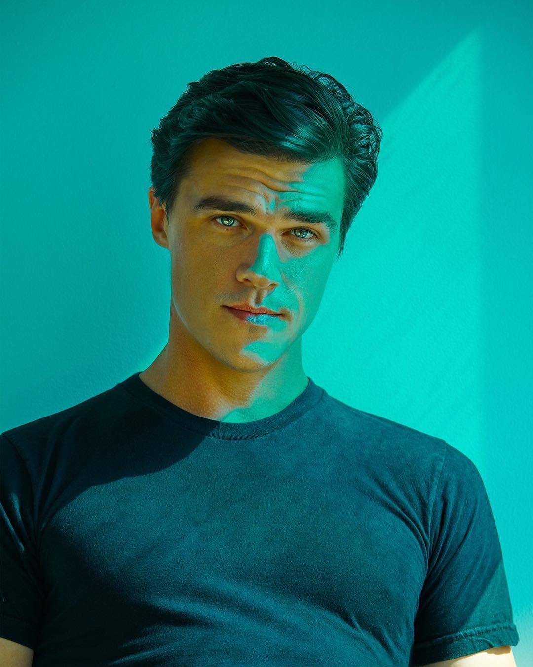 国外帅哥饰演初代男同志绿光战警_irvine_@jeremy_gardner