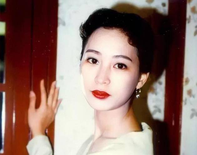 令吴启华"高攀不起"的黎美娴,为何会被谢兴肇俘获_曾华倩_表演_邓萃雯