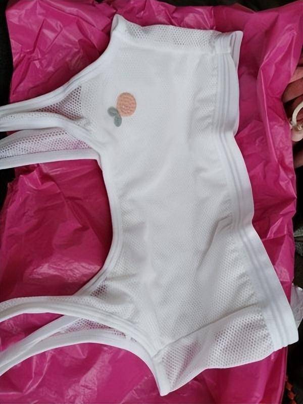 女生发育期胸部会遇到的问题_乳房_雌激素_乳头