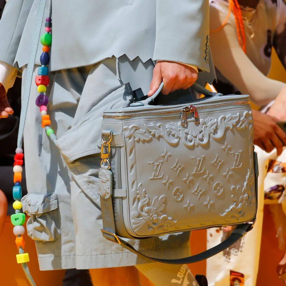 lv阿那亚男装大秀,复苏在黄金海岸的童真与幻想_想象力_西装_设计