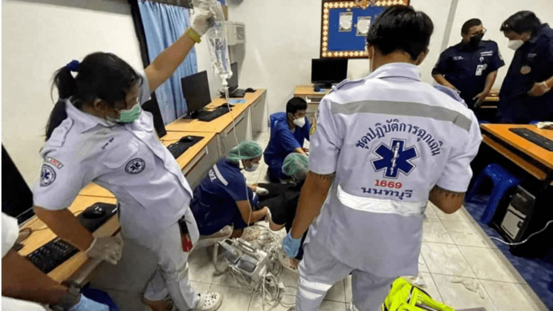 泰国学生携带自制枪支走火,导致15岁同学头部中弹身亡_死者_警方_爆炸