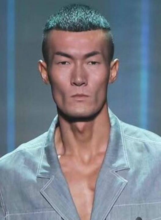 同时,王玉田还做过模特,健身教练,在《星汉灿烂》里演过张天德.