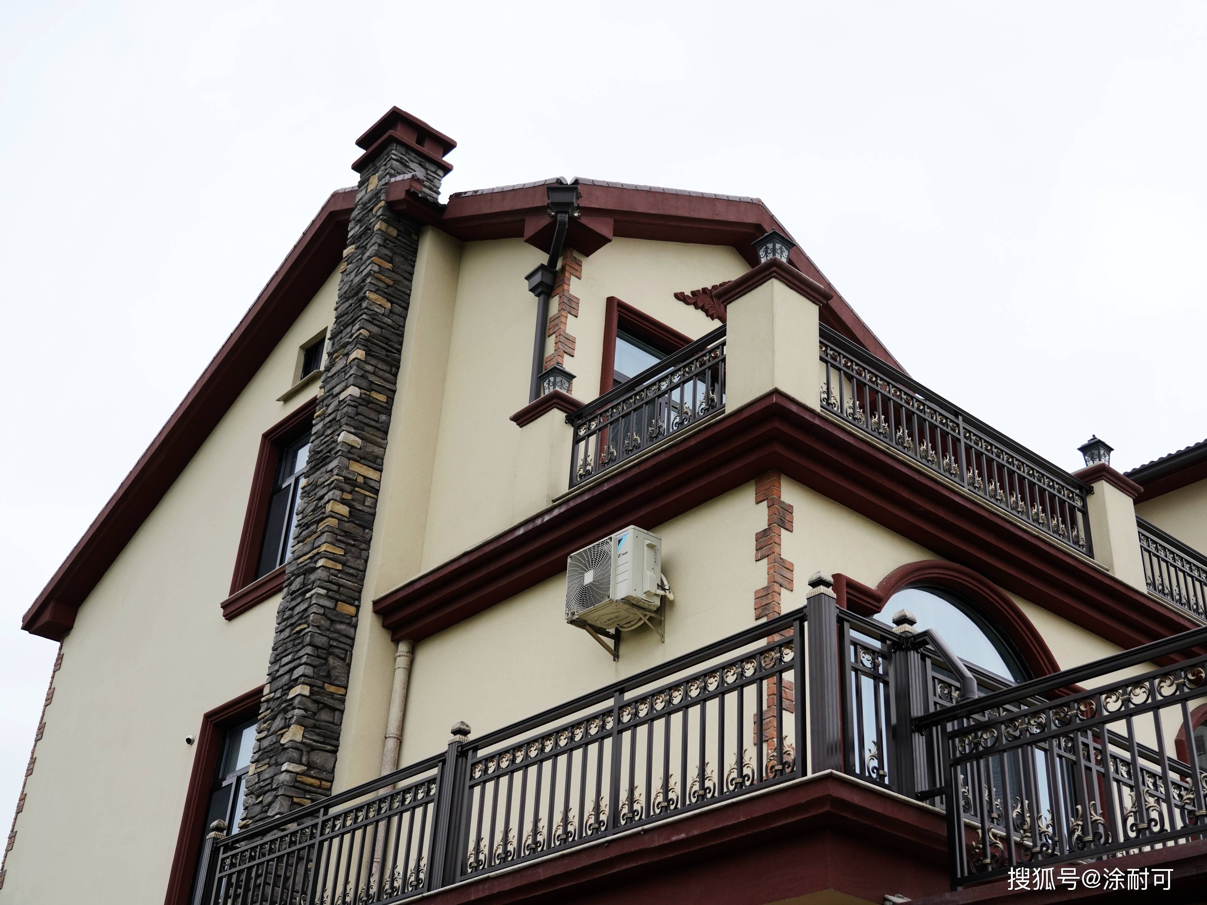 涂耐可地中海风格晶彩石外立面,美丽乡村自建房典范之作.