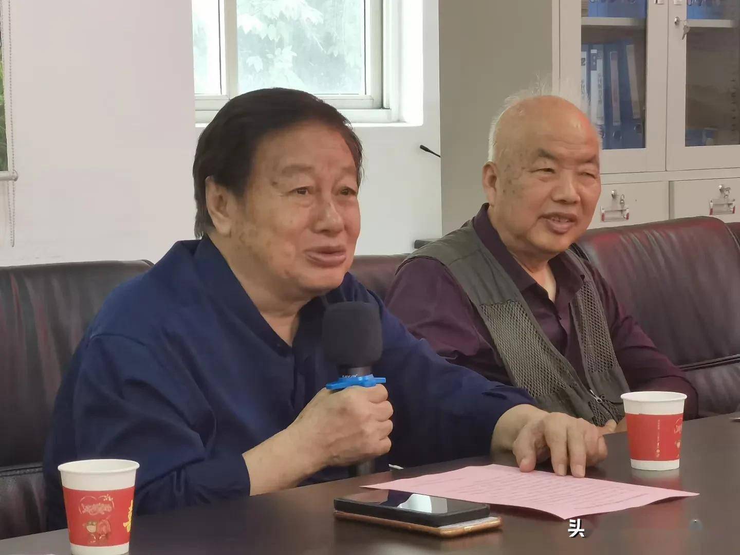 敬题西安临潼西泉贾村阮班鹤著长篇小说《声闻于天》座谈会楹联