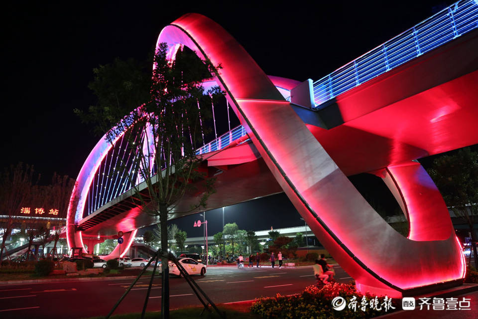 壹点图集|夜幕下的淄博火车站_热度_市民_南站