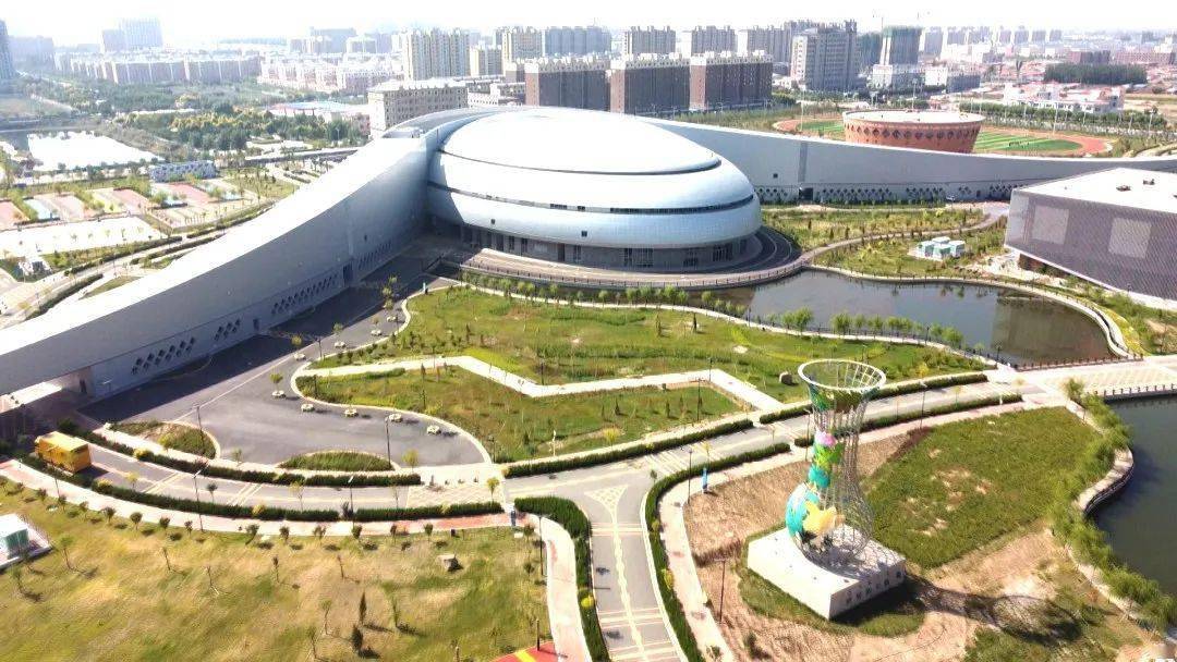 前旗体育文化产业园(乌兰牧骑广场)开放啦