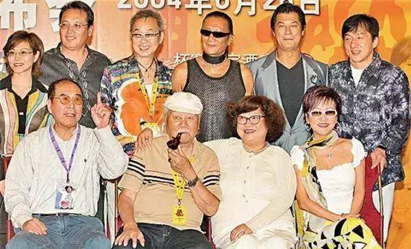 1970年,谢贤从国外散心归来,和张冲,陈自强,陈浩,秦祥林,邓光荣