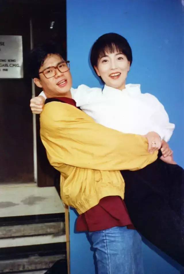 曾相恋林正英,如今是豪门阔太,婚姻幸福_石榴_因为_黄乃扬