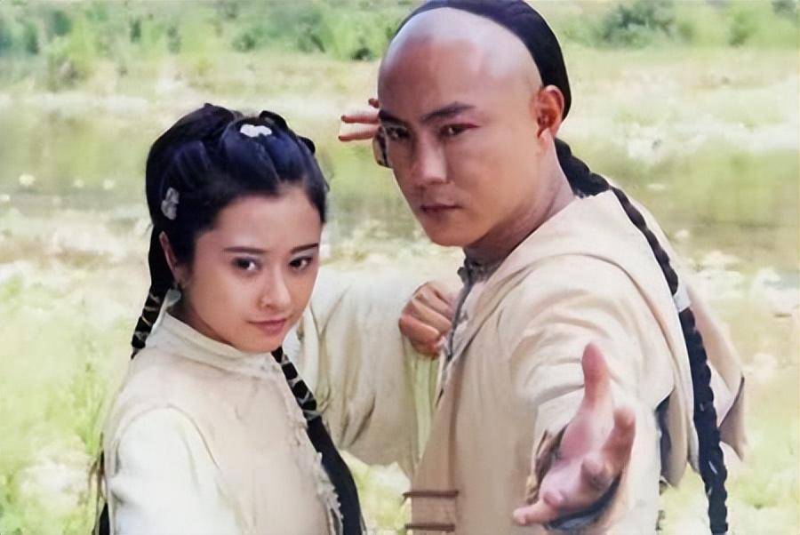 尤其是《少年英雄方世玉》中的方世玉和凌小小,可以说是很多人心中
