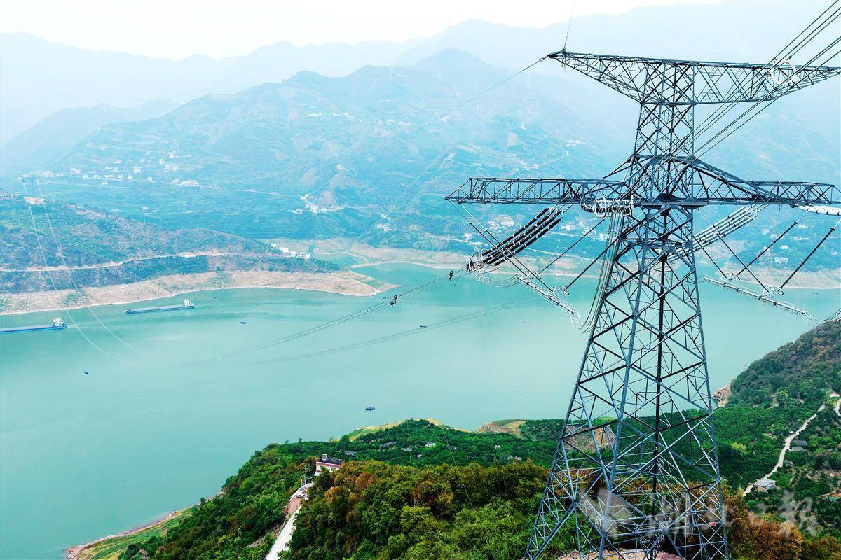 特高压白浙线长江三峡跨江线路全线贯通_湖北_施工_浙江
