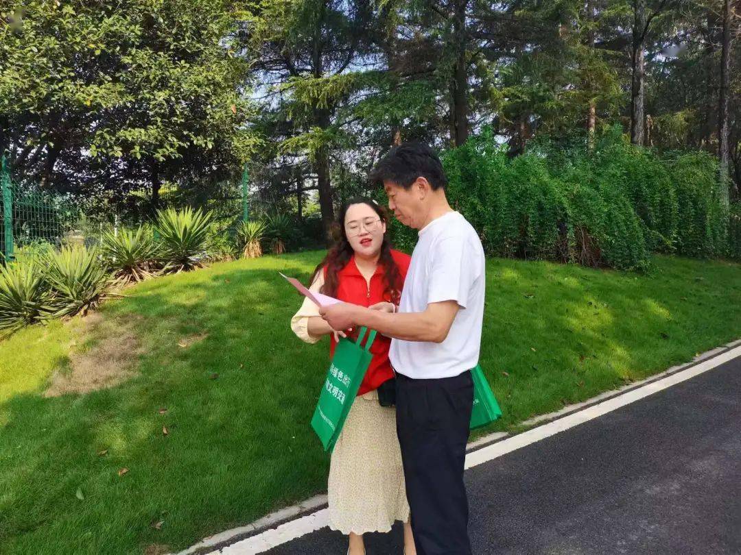 市交通运输综合行政执法大队开展"倡导绿色出行 促进生态文明"志愿