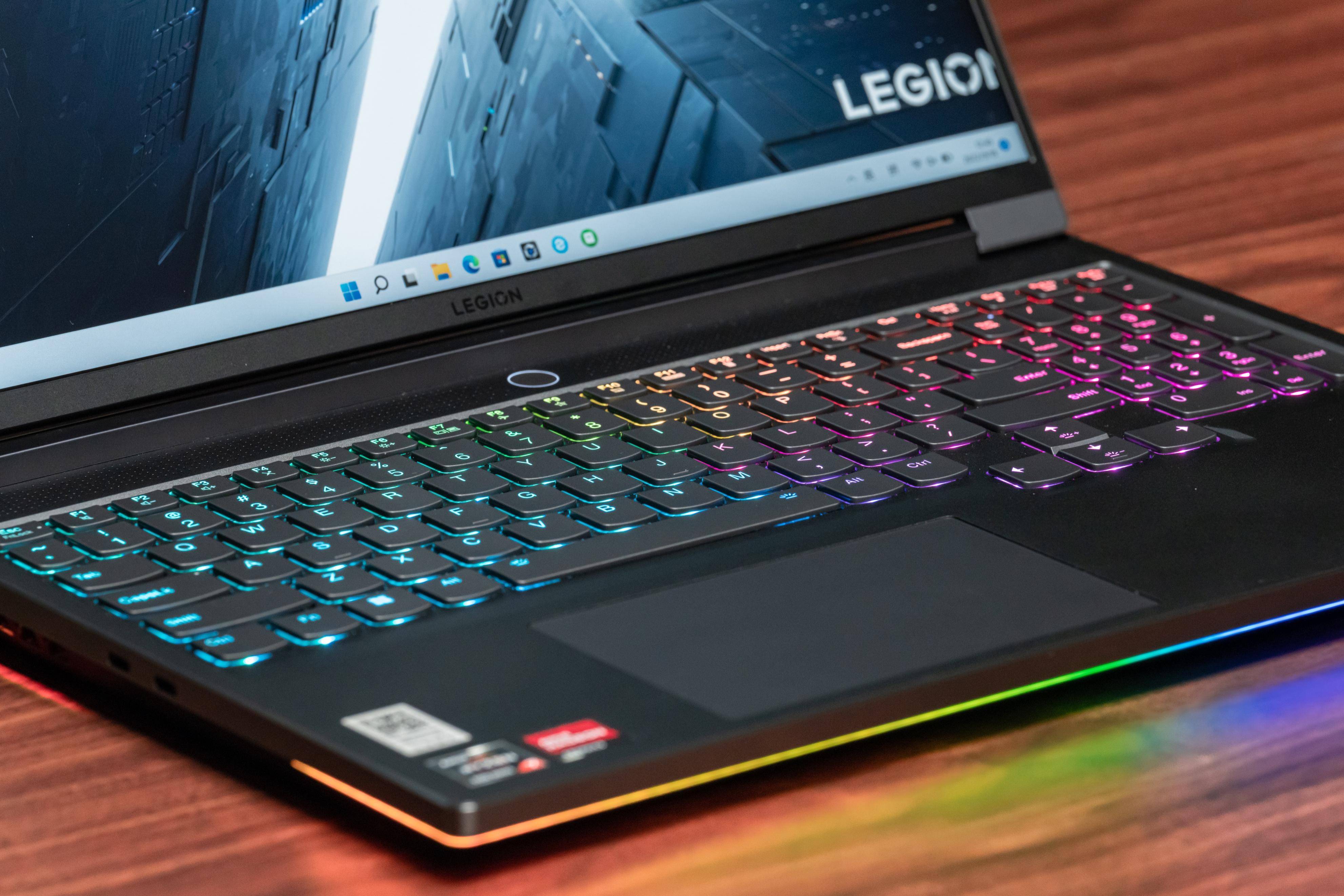 AMD 锐龙 7 6800H + RX 6700M 的双 A 超旗舰游戏本,联想拯救者 R9000K 测评