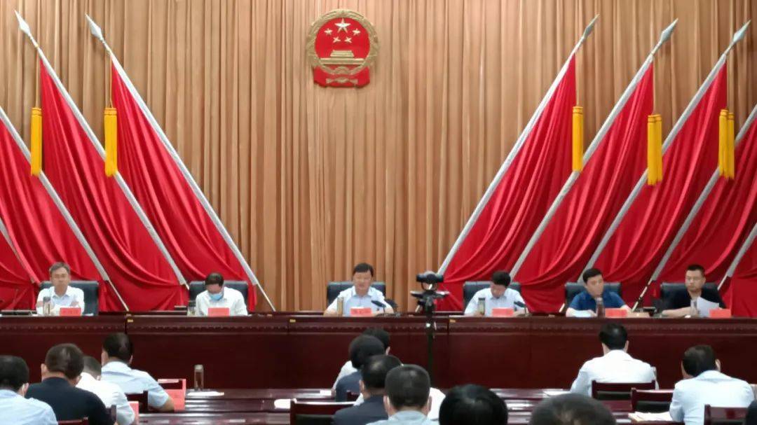 周东柯说,要政治站位再提升,坚决扛牢压实政治责任,把维稳安保工作的