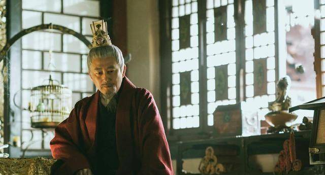 在高欢离世后,高澄接管父亲的政权,借助手中势力欺负元善见.