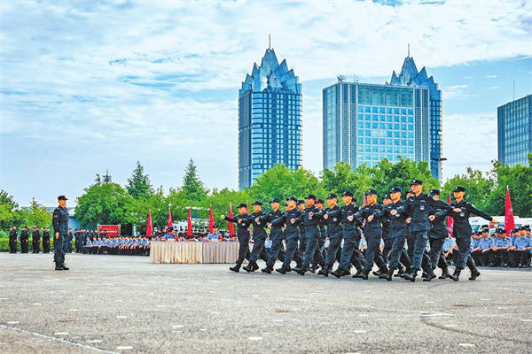 鄭州市公安局管城分局巡特警大隊成立摩托車巡邏中隊,針對轄區警情