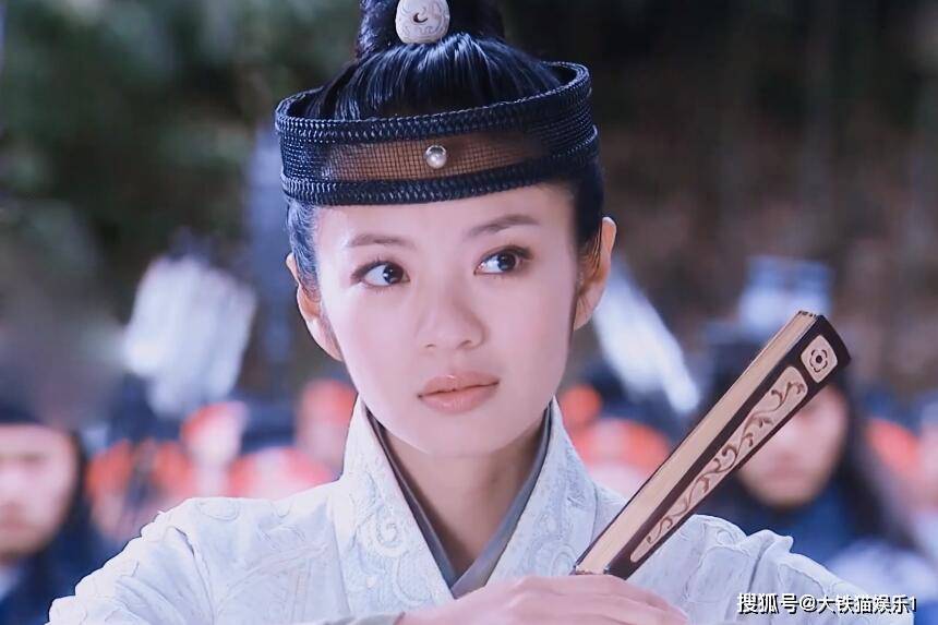 在赵敏之前,安以轩在《卧薪尝胆》里演过西施,之后在《水浒传》里演过