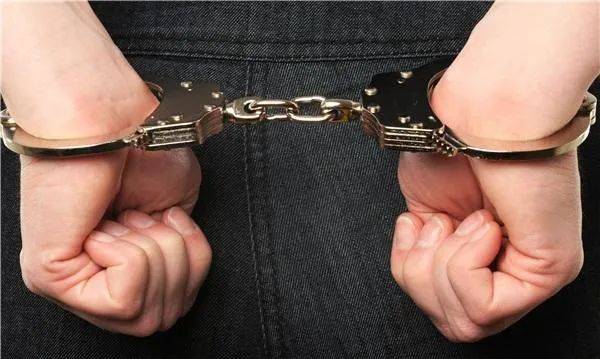 尿液什么价【大河早新闻】男子发布不实信息被郑州警方刑拘／河南降温！局地阵风6级／官方回应郑州一主干道绿化带不够绿化_https://www.jmylbn.com_新闻资讯_第6张