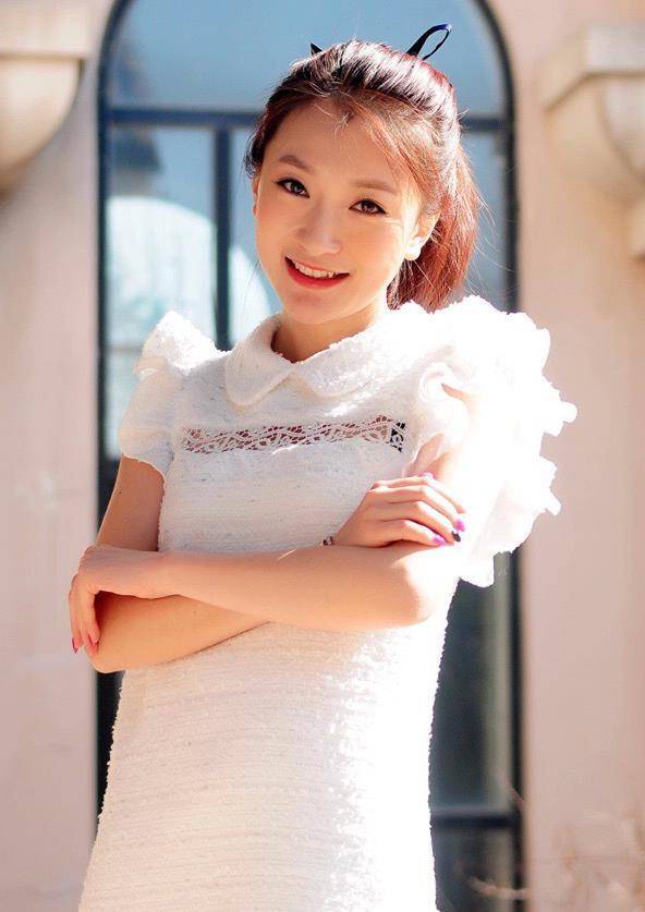 她被赵本山偶然发掘,如今成为赵本山最美的女徒弟_金玫玫_乡村_爱情