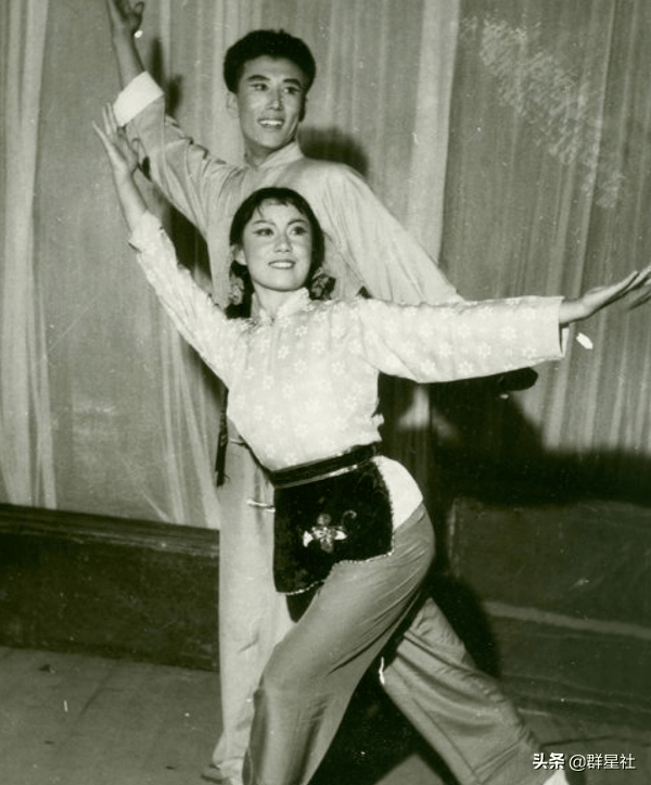 翟波曾比肩赵本山,车祸失忆只记得老婆和二人转,如今销声匿迹了_表演