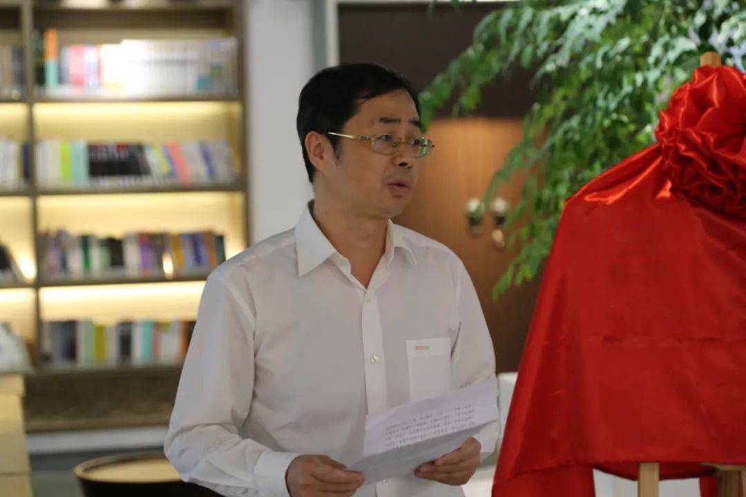 药谷党群服务中心"全国职工书屋"正式揭牌_徐江平_建设_新区