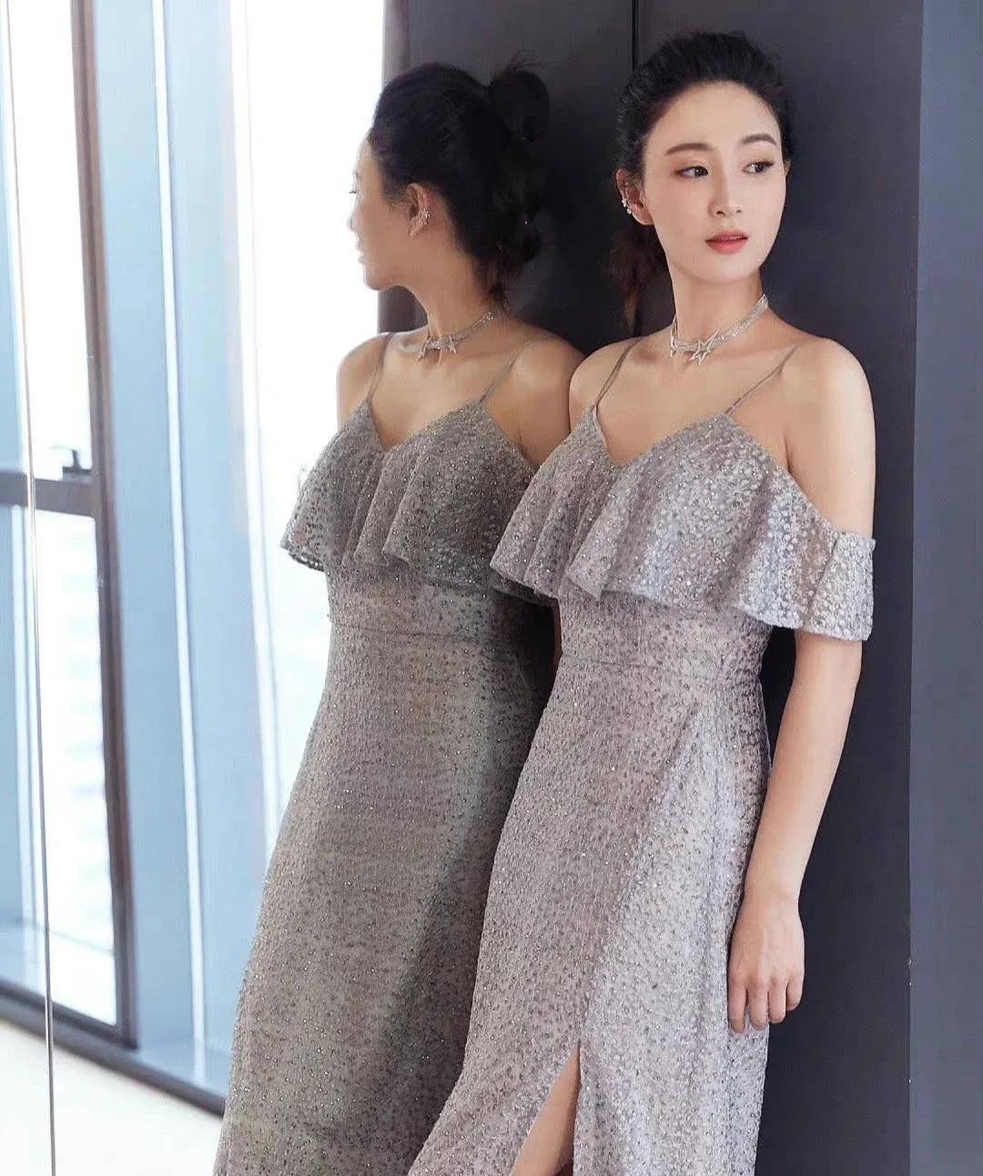 的情人节毛毅就在微博和侯梦莎公开了恋情,一个月后他们领证便结婚了