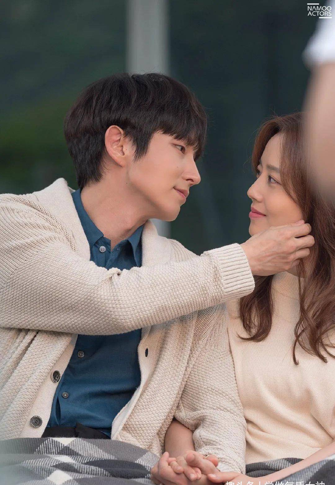 丹凤眼的准基欧巴真的太有魅力了,颜值和演技双双在线,和文彩元欧尼cp