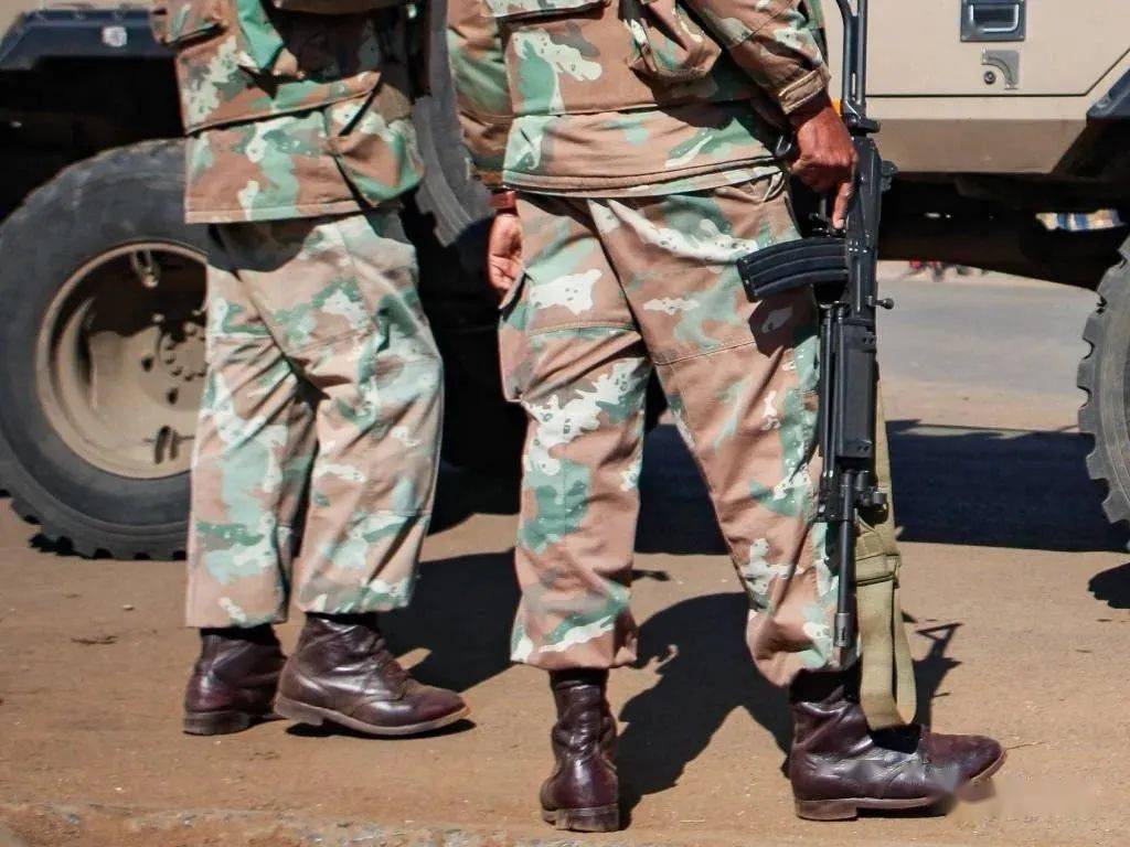 两男子在比陀军事基地失踪 南非国防军三名士兵被指控袭击绑架